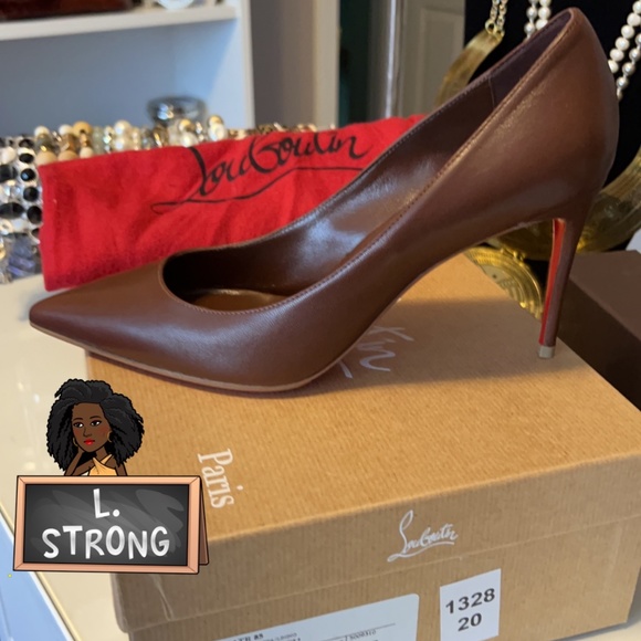 Christian Louboutin - Picture 8 of 8